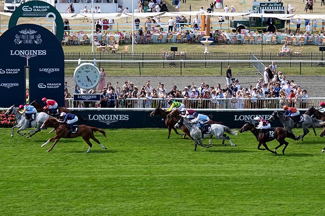 Photo d'arrivée de la course pmu PRIX DE LA SALLE DE LECTURE LONGINES à CHANTILLY le Dimanche 14 juin 2026
