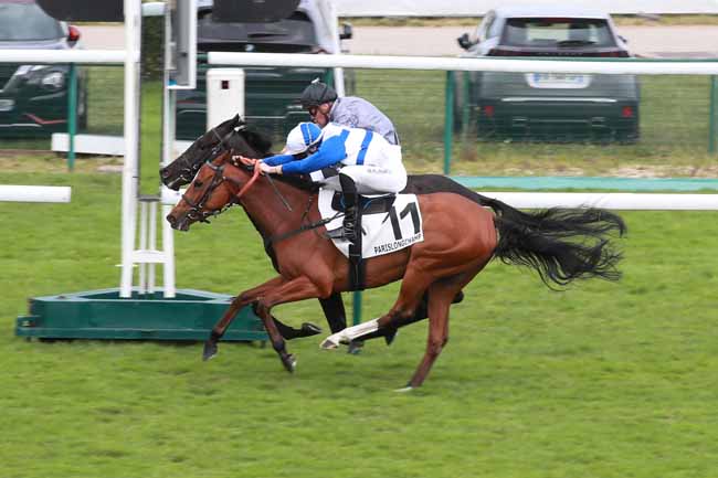 Photo d'arrivée de la course pmu PRIX DES FORTIFICATIONS à LONGCHAMP le Lundi 15 juin 2026