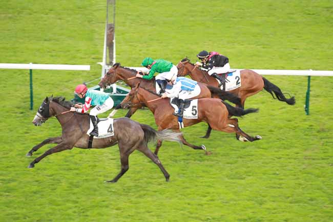 Photo d'arrivée de la course pmu PRIX DES PAVILLONS DE BERCY à LONGCHAMP le Lundi 15 juin 2026
