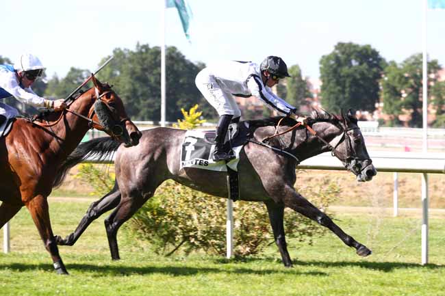 Photo d'arrivée de la course pmu PRIX INTERNATIONAL OUEST CLUB (PRIX VERMOUT) à NANTES le Mardi 16 juin 2026