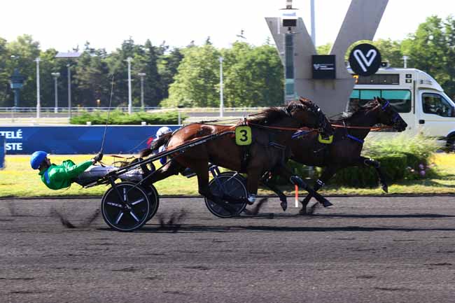 Photo d'arrivée de la course pmu PRIX SOPHROSYNE à PARIS-VINCENNES le Mardi 16 juin 2026