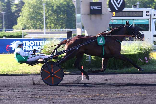 Photo d'arrivée de la course pmu PRIX EUNYKE à PARIS-VINCENNES le Mardi 16 juin 2026
