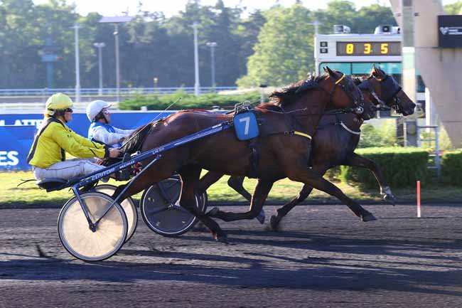 Photo d'arrivée de la course pmu PRIX FELICIA à PARIS-VINCENNES le Mardi 16 juin 2026