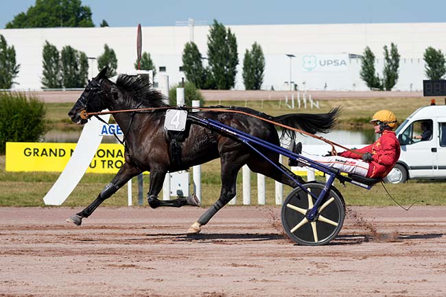 Photo d'arrivée de la course pmu PRIX DE BORDEAUX à AGEN LE PASSAGE le Mercredi 17 juin 2026