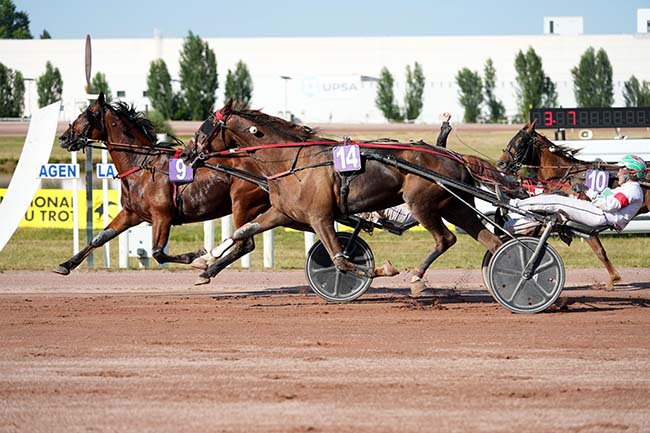 Arrivée quinté pmu PRIX DE L'AGGLOMERATION D'AGEN à AGEN LE PASSAGE