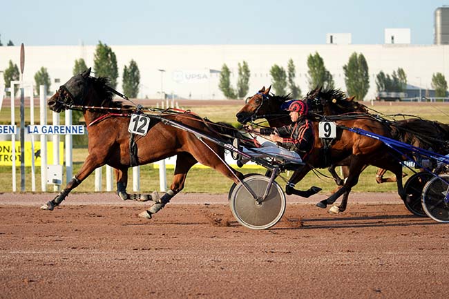 Photo d'arrivée de la course pmu PRIX DU PASSAGE D'AGEN à AGEN LE PASSAGE le Mercredi 17 juin 2026