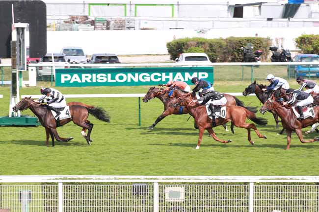 Photo d'arrivée de la course pmu PRIX DU PASSAGE DU BOIS DE BOULOGNE à LONGCHAMP le Jeudi 18 juin 2026