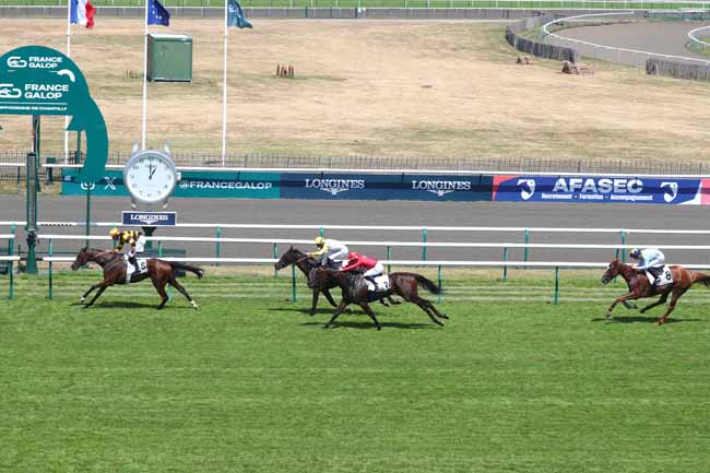 Photo d'arrivée de la course pmu PRIX DU BOSQUET DE THESEE à CHANTILLY le Vendredi 19 juin 2026