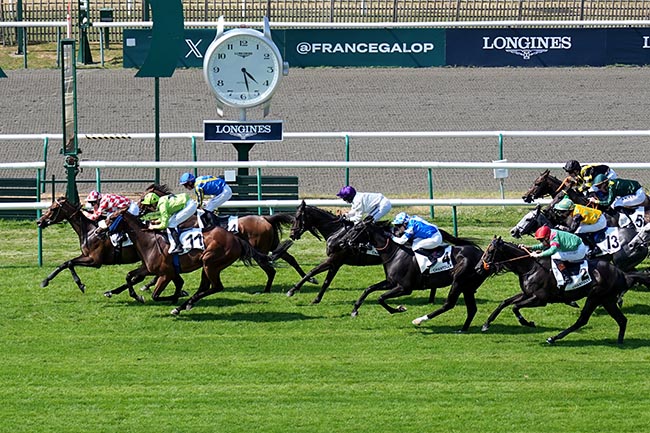 Photo d'arrivée de la course pmu PRIX DU CHEMIN DE LA CARTOUCHE à CHANTILLY le Vendredi 19 juin 2026