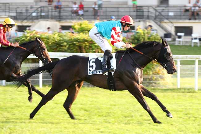 Photo d'arrivée de la course pmu PRIX DES MOUTIERS à DIEPPE le Mardi 23 juin 2026