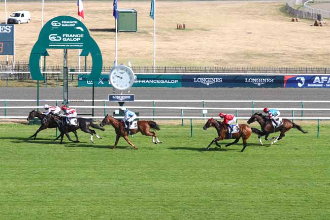 Photo d'arrivée de la course pmu PRIX DU CLOS DE LA BARRE à CHANTILLY le Mercredi 24 juin 2026