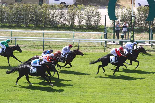 Photo d'arrivée de la course pmu PRIX HAMPTON à CHANTILLY le Mercredi 24 juin 2026