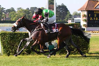 Photo d'arrivée de la course pmu LA TERRASSE BY LA BOUTIQUE GOURMANDE (PRIX JACQUES PEILLON) à CLAIREFONTAINE le Mercredi 24 juin 2026