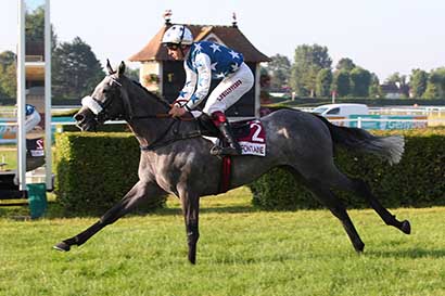 Photo d'arrivée de la course pmu LE BAR DU GRAND HALL BY LA BOUTIQUE GOURMANDE (PRIX DES HORTENSIAS) à CLAIREFONTAINE le Mercredi 24 juin 2026