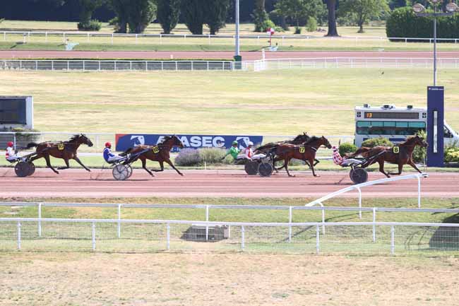 Photo d'arrivée de la course pmu PRIX 