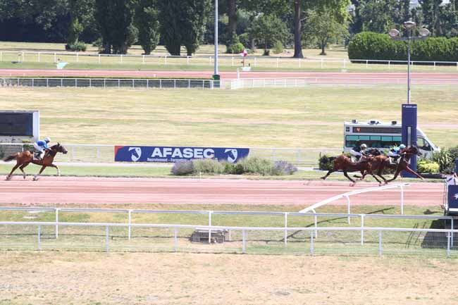 Photo d'arrivée de la course pmu PRIX DE LA PLACE CHOPIN à ENGHIEN le Jeudi 25 juin 2026
