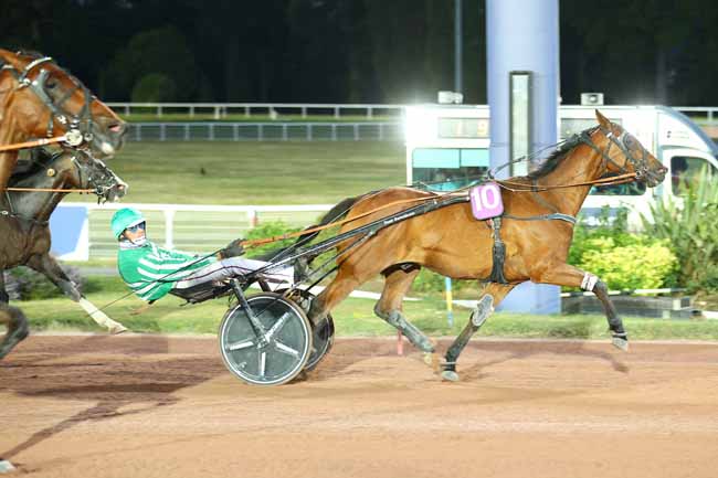 Photo d'arrivée de la course pmu PRIX CETUS à ENGHIEN le Vendredi 26 juin 2026
