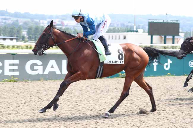 Photo d'arrivée de la course pmu PRIX DU CHATEAU DE COMPIEGNE à DEAUVILLE le Vendredi 26 juin 2026