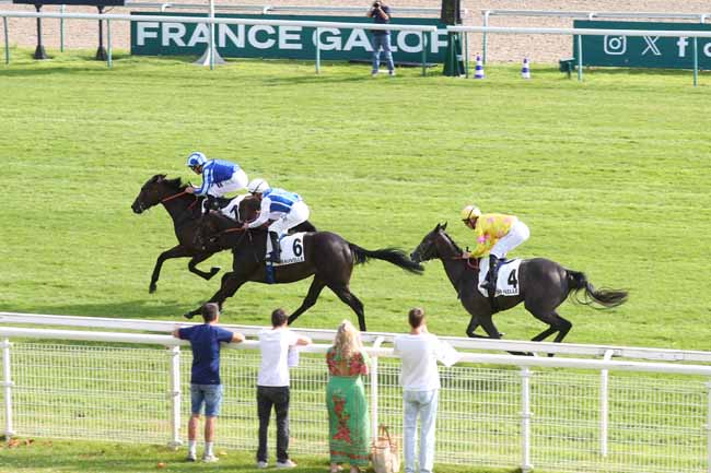 Photo d'arrivée de la course pmu PRIX DU BOIS - B.P.E LECIEUX à DEAUVILLE le Samedi 27 juin 2026