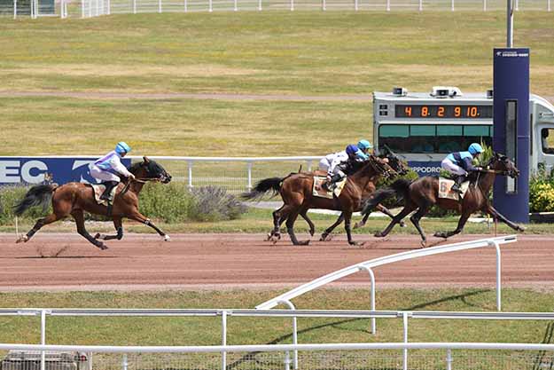 Photo d'arrivée de la course pmu PRIX DE NANGIS à ENGHIEN le Lundi 29 juin 2026