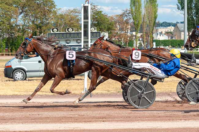 Photo d'arrivée de la course pmu PRIX ACH (PRIX JEAN-MICHEL BAZIRE) à VICHY le Mardi 30 juin 2026