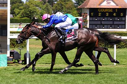 Photo d'arrivée de la course pmu PRIX VILLE DE VAUVILLE (PRIX D'AUBERVILLE) à CLAIREFONTAINE le Vendredi 3 juillet 2026