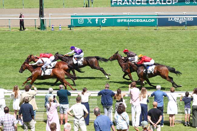 Photo d'arrivée de la course pmu PRIX GOLDIKOVA à DEAUVILLE le Samedi 4 juillet 2026