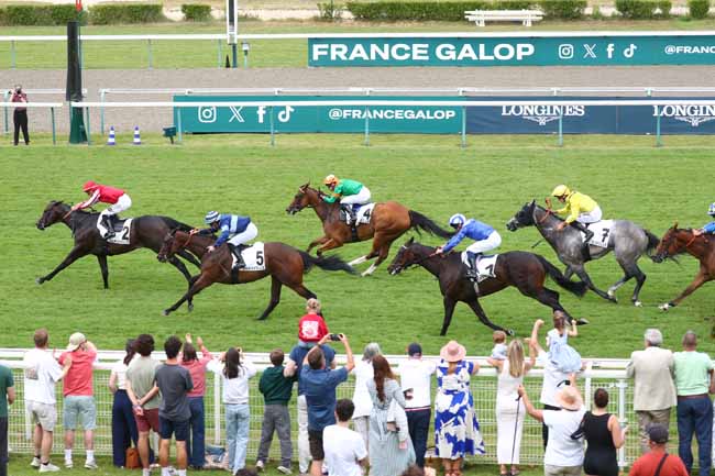 Photo d'arrivée de la course pmu PRIX DE RIS-ORANGIS à DEAUVILLE le Samedi 4 juillet 2026