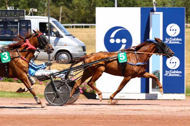 Photo d'arrivée de la course pmu PRIX VENDEE GRAND LITTORAL à LES SABLES D'OLONNE le Lundi 6 juillet 2026
