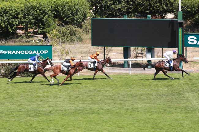 Photo d'arrivée de la course pmu PRIX DES BAINS DE MER à SAINT CLOUD le Mercredi 8 juillet 2026