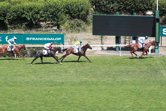 Photo d'arrivée de la course pmu PRIX CARTERET à SAINT CLOUD le Mercredi 8 juillet 2026
