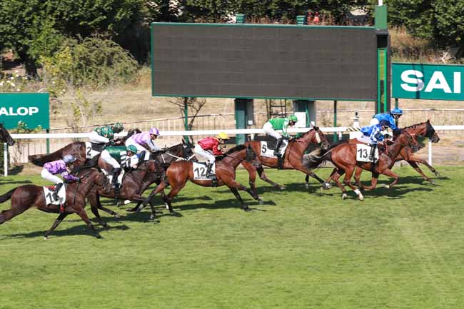 Photo d'arrivée de la course pmu PRIX DU CHATEAU MEDIEVAL à SAINT CLOUD le Mercredi 8 juillet 2026
