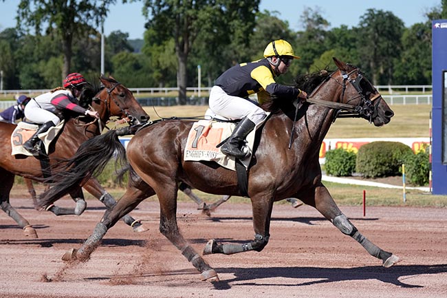 Photo d'arrivée de la course pmu PRIX JEAN PAUL FAIRAND à ENGHIEN le Jeudi 9 juillet 2026