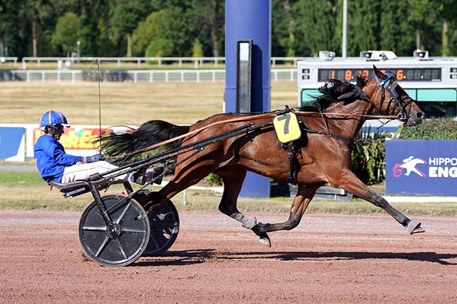 Photo d'arrivée de la course pmu PRIX DE ROCHECHOUART à ENGHIEN le Jeudi 9 juillet 2026
