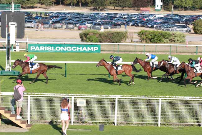 Photo d'arrivée de la course pmu PRIX DES BOUTICLES à LONGCHAMP le Jeudi 9 juillet 2026