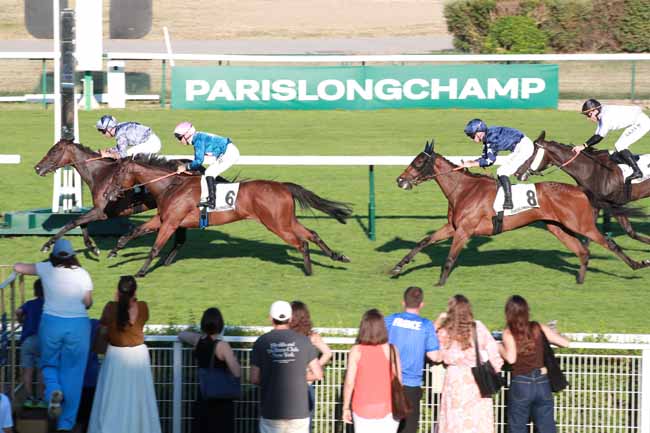 Photo d'arrivée de la course pmu PRIX DE SALLE-AU-COMTE à LONGCHAMP le Jeudi 9 juillet 2026
