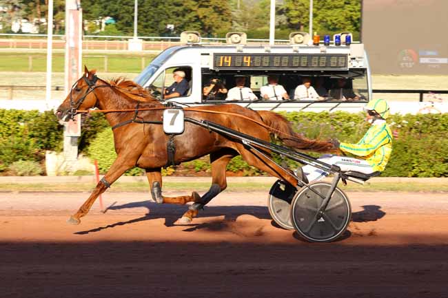 Photo d'arrivée de la course pmu PRIX ''OUEST-FRANCE'' (PRIX ANTHYLLIDES) à CABOURG le Vendredi 10 juillet 2026