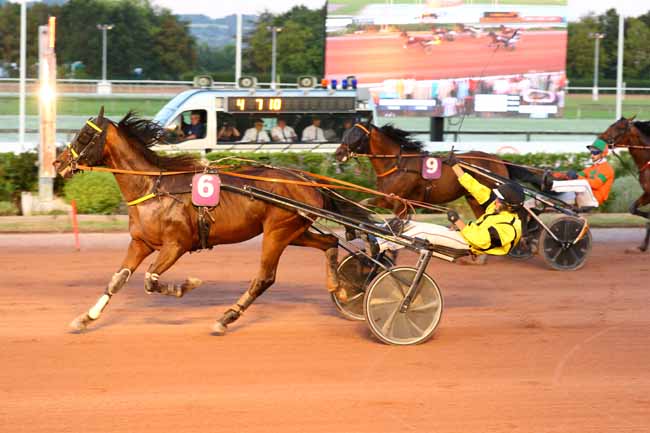 Photo d'arrivée de la course pmu PRIX GIRAFOU (PRIX DES LEUCANTHEMES) à CABOURG le Vendredi 10 juillet 2026