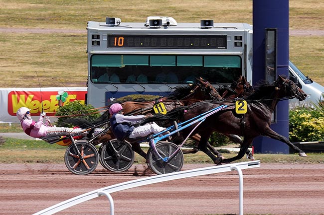 Photo d'arrivée de la course pmu PRIX DU PALAIS DE CHAILLOT à ENGHIEN le Samedi 11 juillet 2026