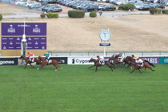 Photo d'arrivée de la course pmu PRIX DU DEFILE à LONGCHAMP le Mardi 14 juillet 2026