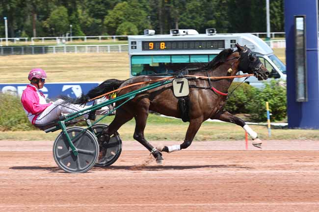 Photo d'arrivée de la course pmu PRIX DE LA GARE DU NORD à ENGHIEN le Jeudi 16 juillet 2026