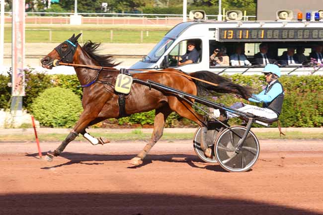 Photo d'arrivée de la course pmu PRIX DU CONSEIL REGIONAL DE NORMANDIE à CABOURG le Vendredi 17 juillet 2026