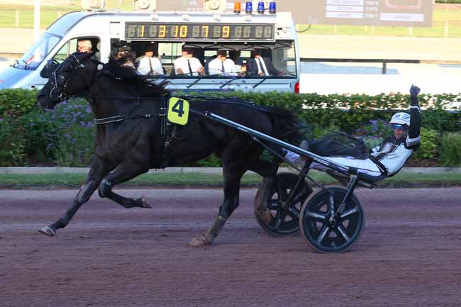 Arrivée quinté pmu GRAND PRIX DE LA VILLE DE CABOURG à CABOURG