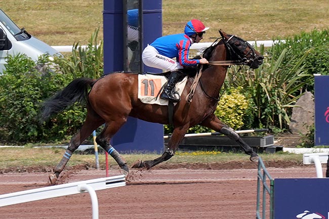 Photo d'arrivée de la course pmu PRIX DE LA PLACE D'IENA à ENGHIEN le Samedi 18 juillet 2026