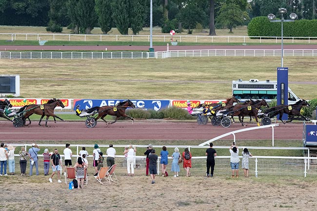 Arrivée quinté pmu PRIX DE LA PORTE MONTMARTRE à ENGHIEN