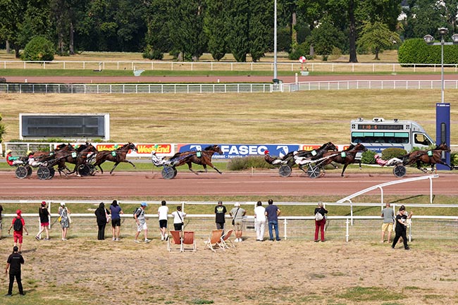 Photo d'arrivée de la course pmu PRIX DE MILAN à ENGHIEN le Samedi 18 juillet 2026