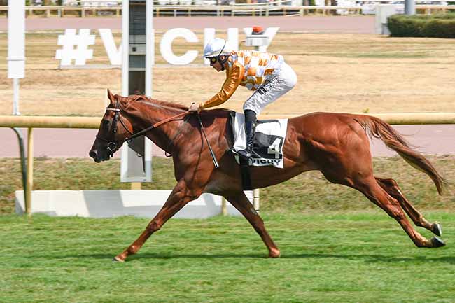 Photo d'arrivée de la course pmu PRIX HETRE ENSEMBLE - PRIX TRIPOLETTE à VICHY le Lundi 20 juillet 2026