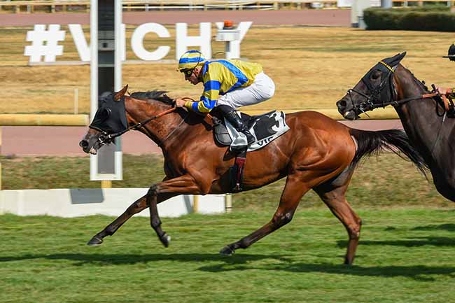 Photo d'arrivée de la course pmu PRIX DE LIGNIERES à VICHY le Lundi 20 juillet 2026