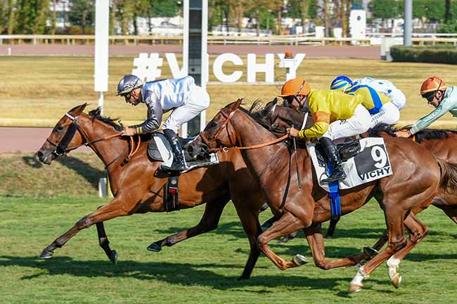 Photo d'arrivée de la course pmu PRIX DE LUSIGNY à VICHY le Lundi 20 juillet 2026