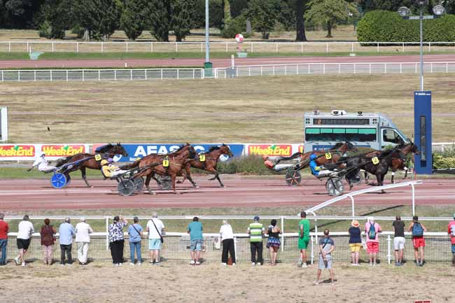 Photo d'arrivée de la course pmu PRIX DE LA HAUTE MARNE à ENGHIEN le Mercredi 22 juillet 2026
